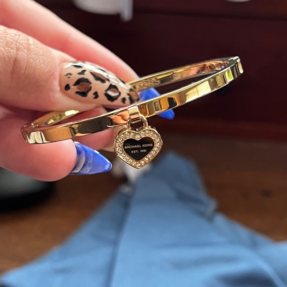 MICHAEL KORS Gold Logo Pave Heart Charm Bangle Bracelet - Picture 5 of 16
